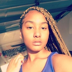 Meet your Posher, Briana